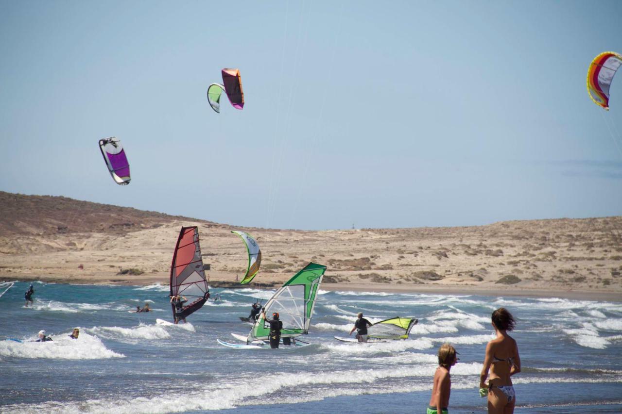 Casa Grande Surf Hostel El Medano  Ngoại thất bức ảnh